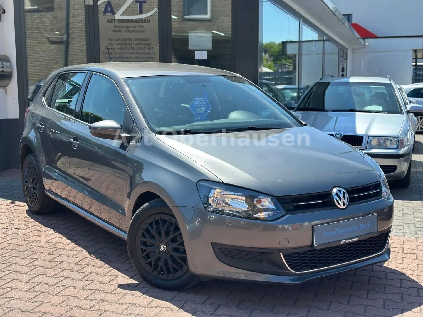 Volkswagen Polo V 1.2 Trendline*STEUERKETTE NEU*TÜV NEU* Grijs - 1