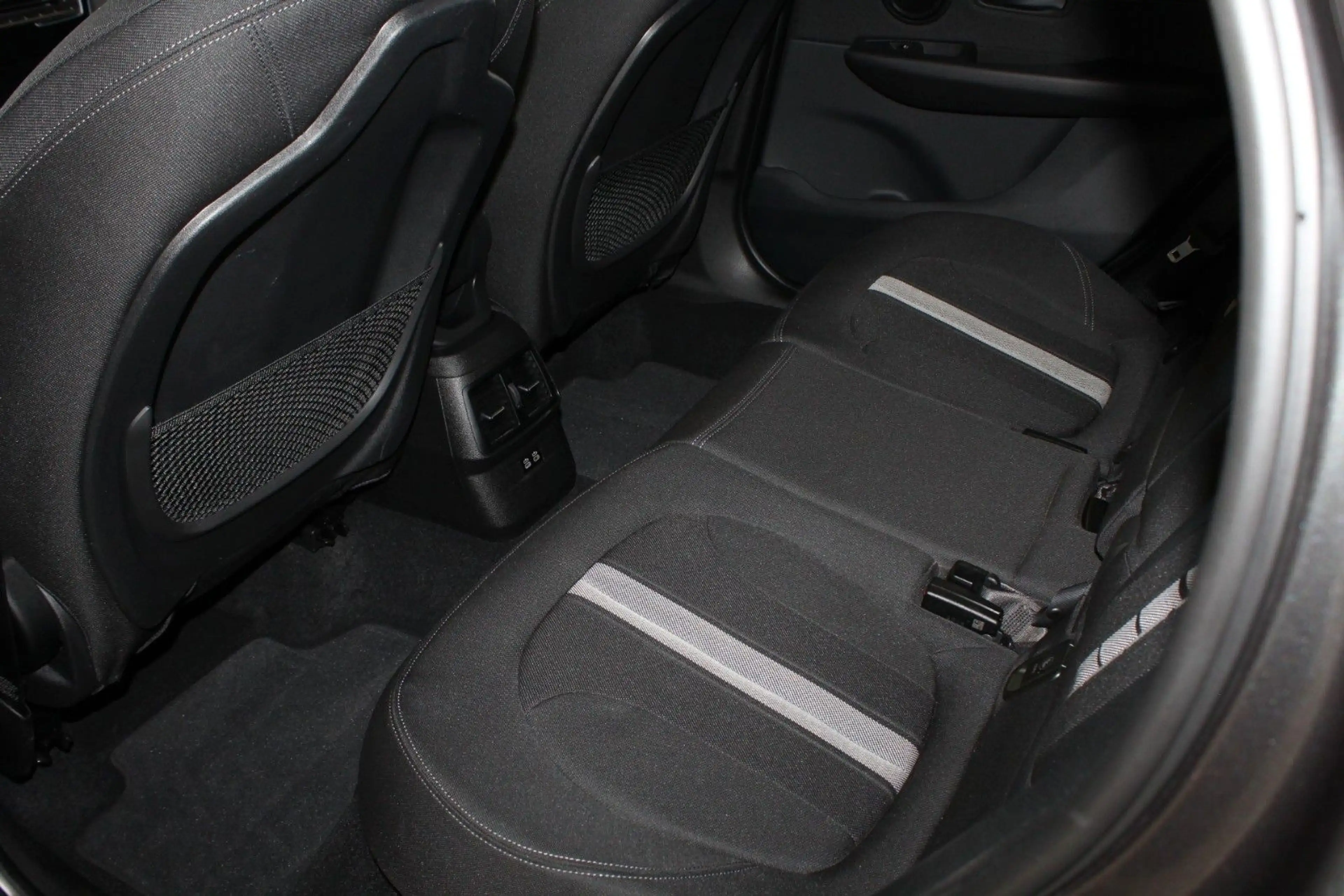 BMW 218 218i Aut. AT Navi LED Sportsitze Komfortzugang — photo 14