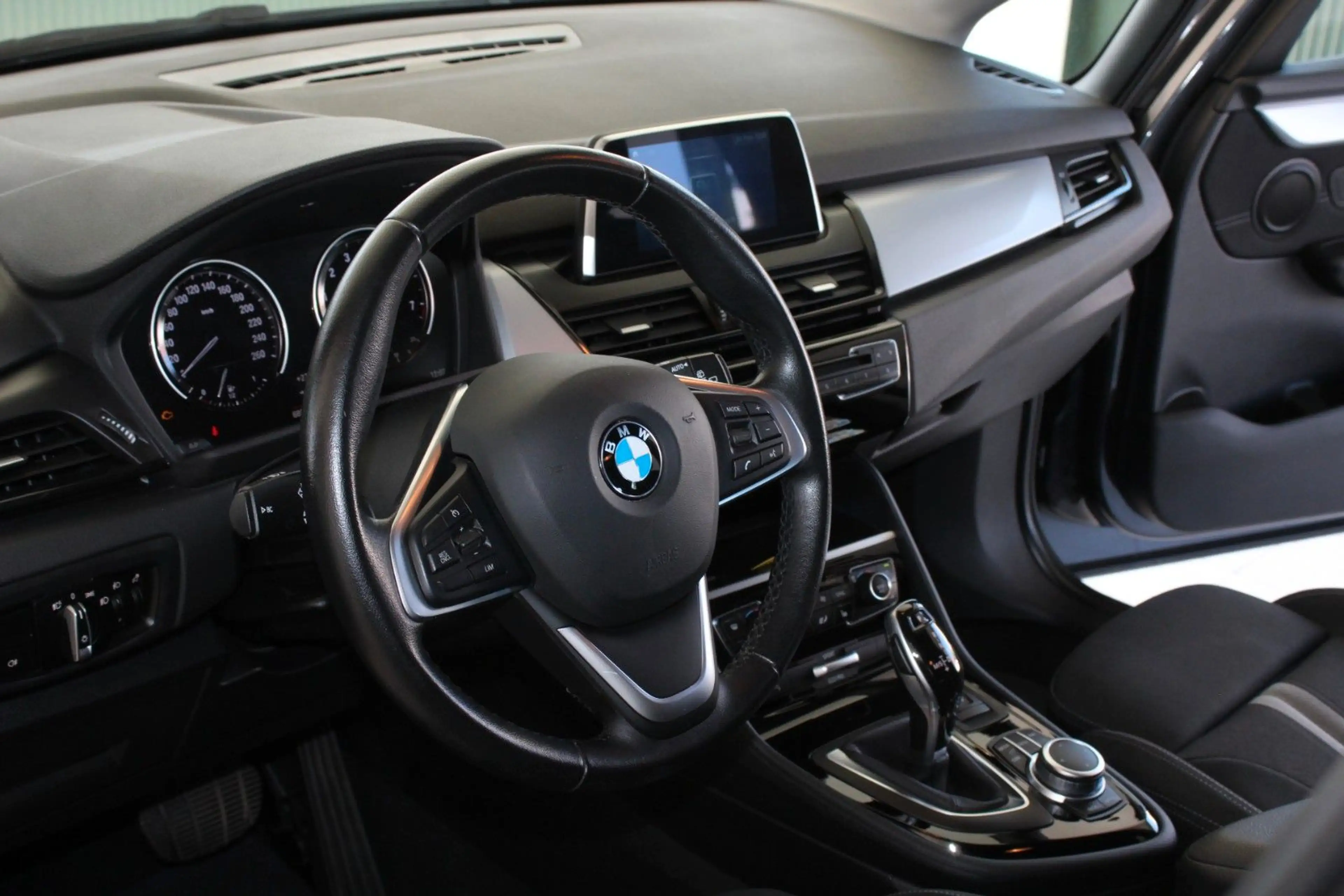 BMW 218 218i Aut. AT Navi LED Sportsitze Komfortzugang — photo 10