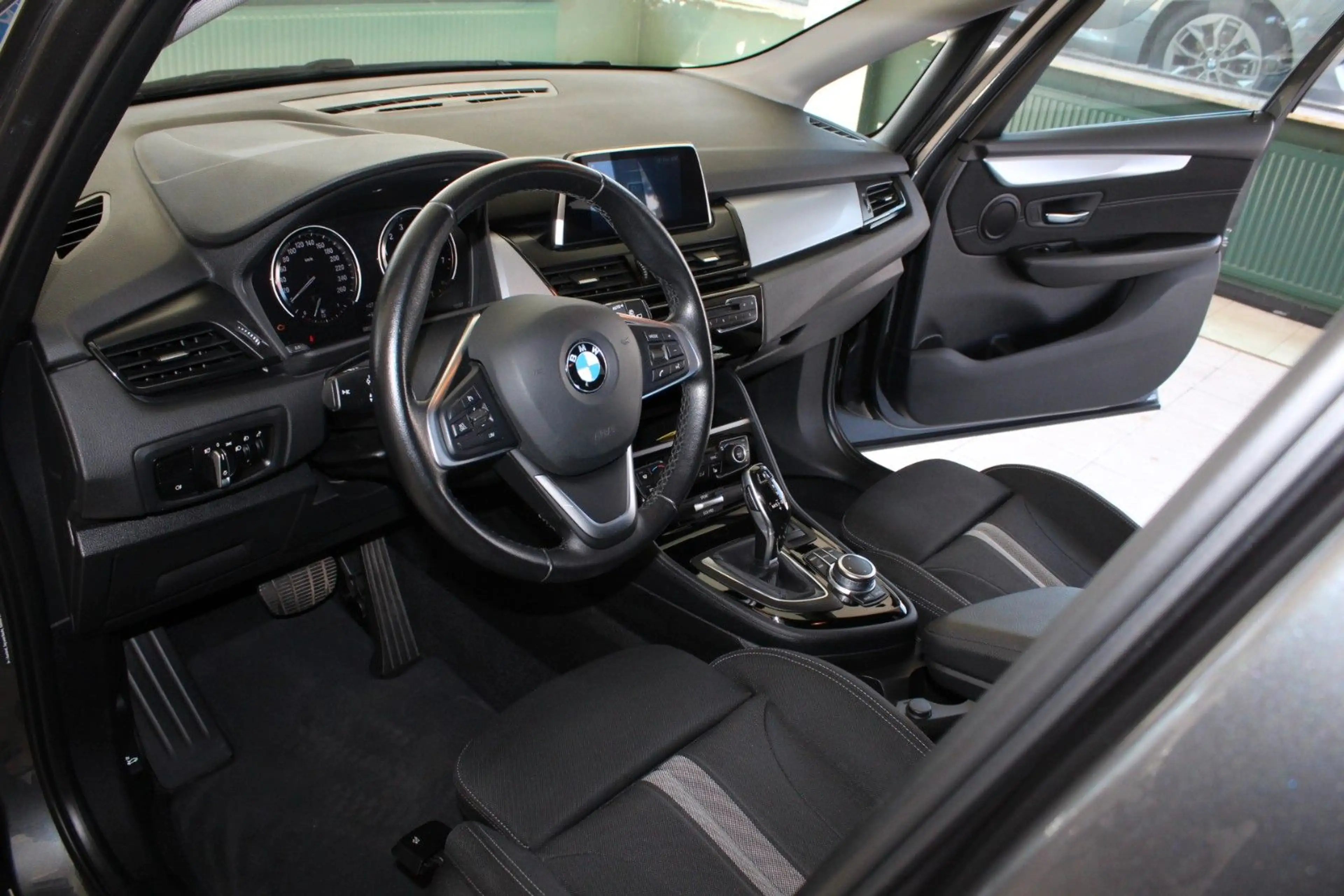 BMW 218 218i Aut. AT Navi LED Sportsitze Komfortzugang — photo 9