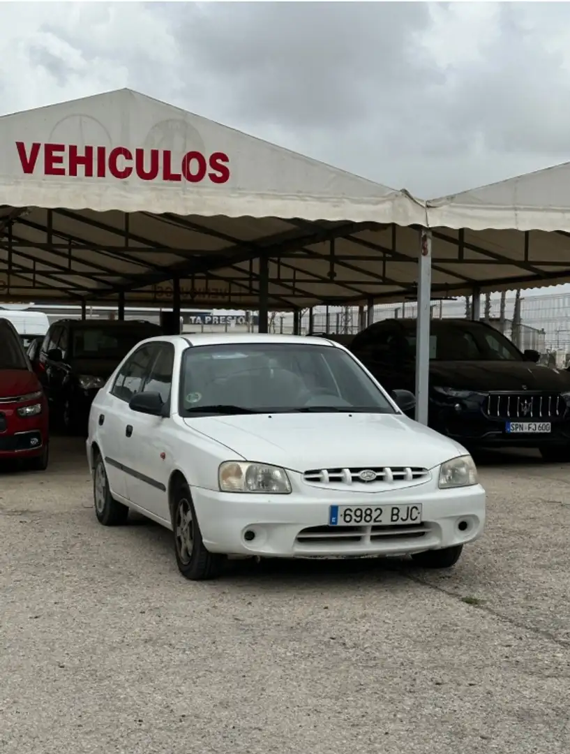 Hyundai ACCENT 1.3i GLS 12v Blanco - 2