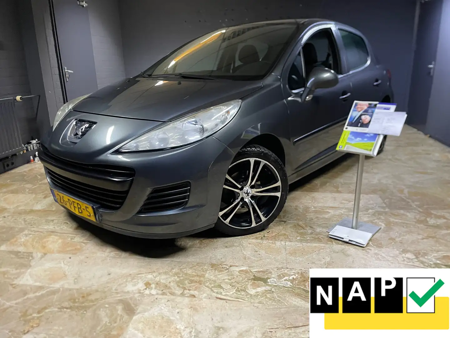 Peugeot 207 1.4 Acces Lite Airco Lm Velgen Cruis Grijs - 1