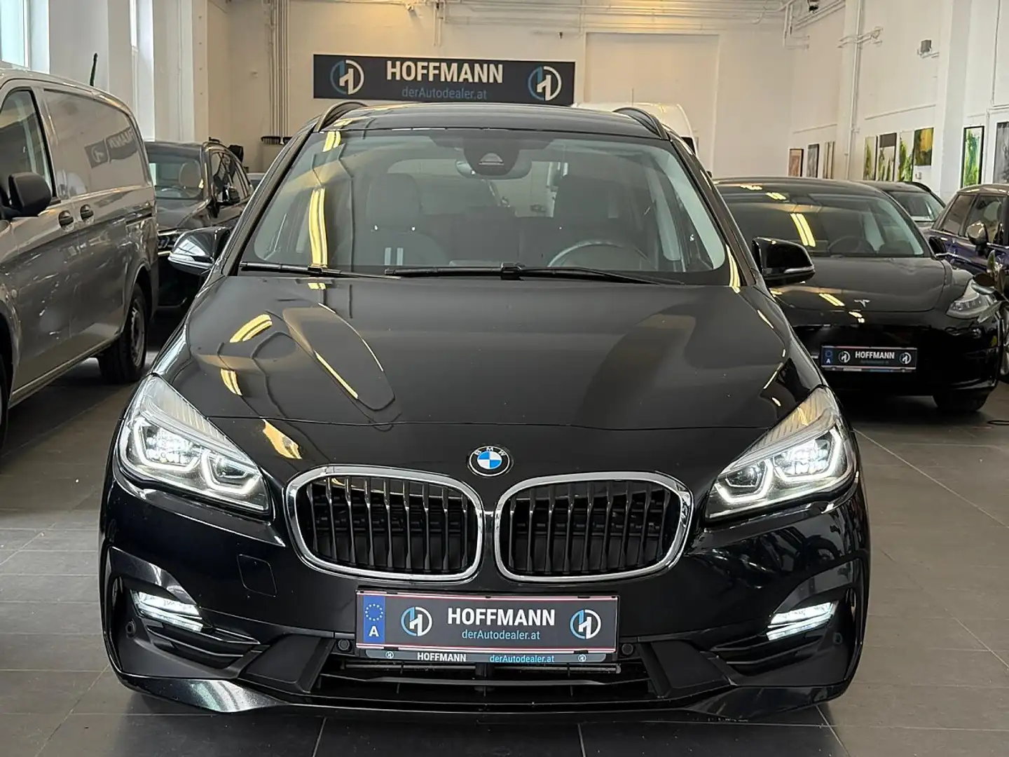 BMW 218 d xDrive Gran Tourer Sport Line/AHK/RK/Navi/SH Schwarz - 2