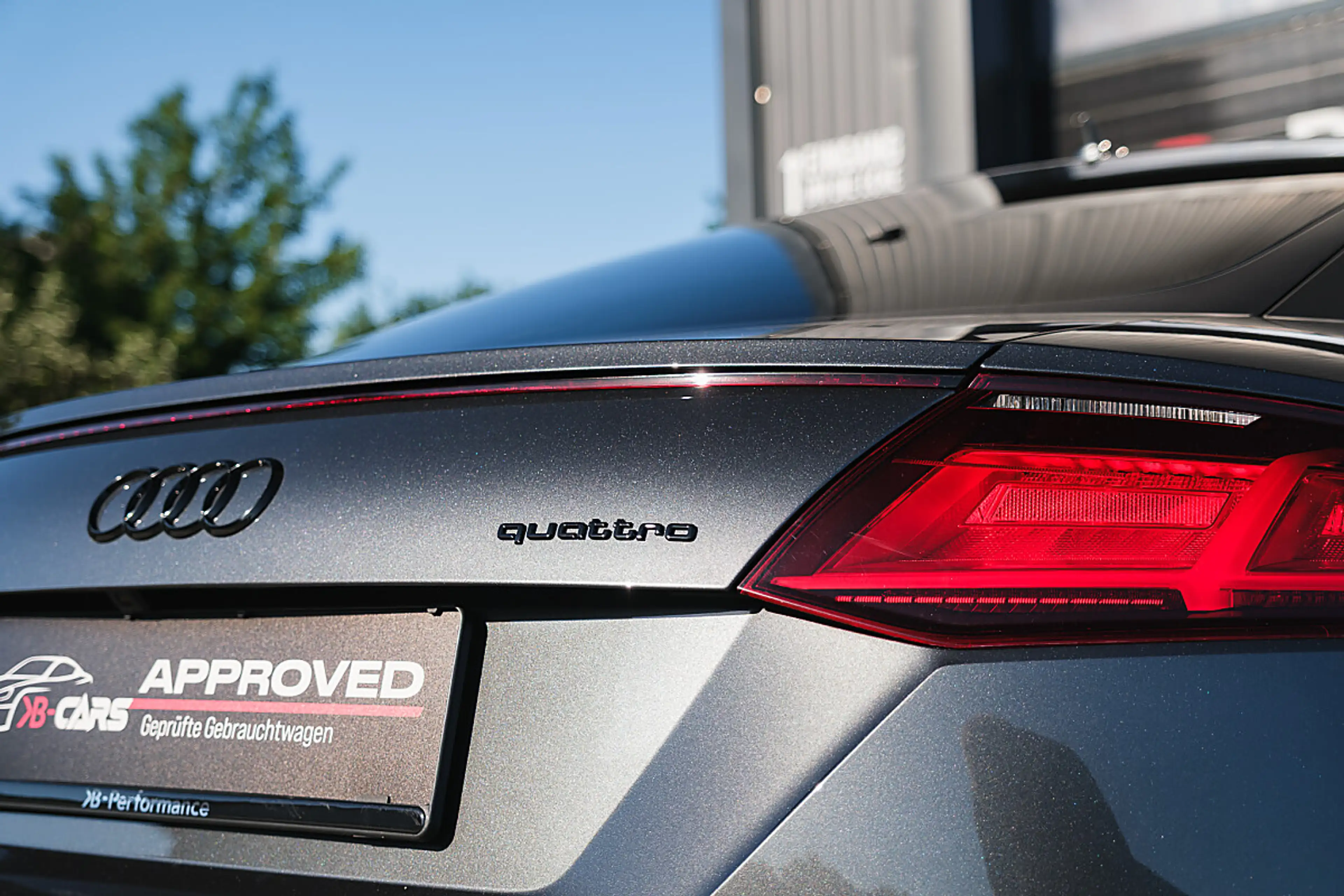 Audi TTS 2.0 TFSI Coupe quattro LED/MMI/B&O/RFK/NAVI/KEY... — photo 13