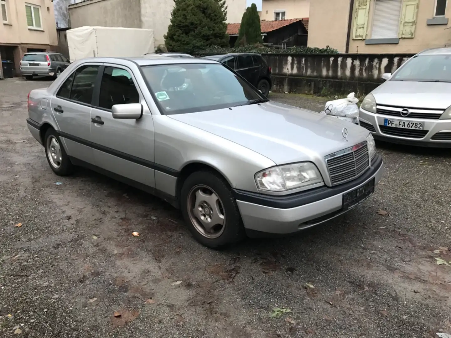 Mercedes-Benz C 180 Automatik Gepflegt Fahrzeug mit Tüv Argintiu - 2