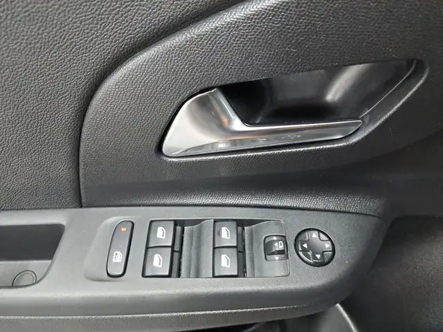 Opel Corsa view 10