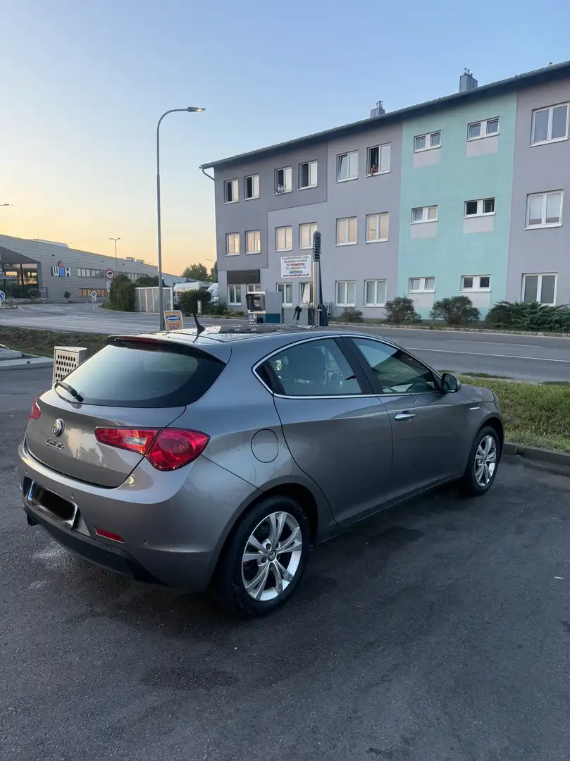 Alfa Romeo Giulietta - 2