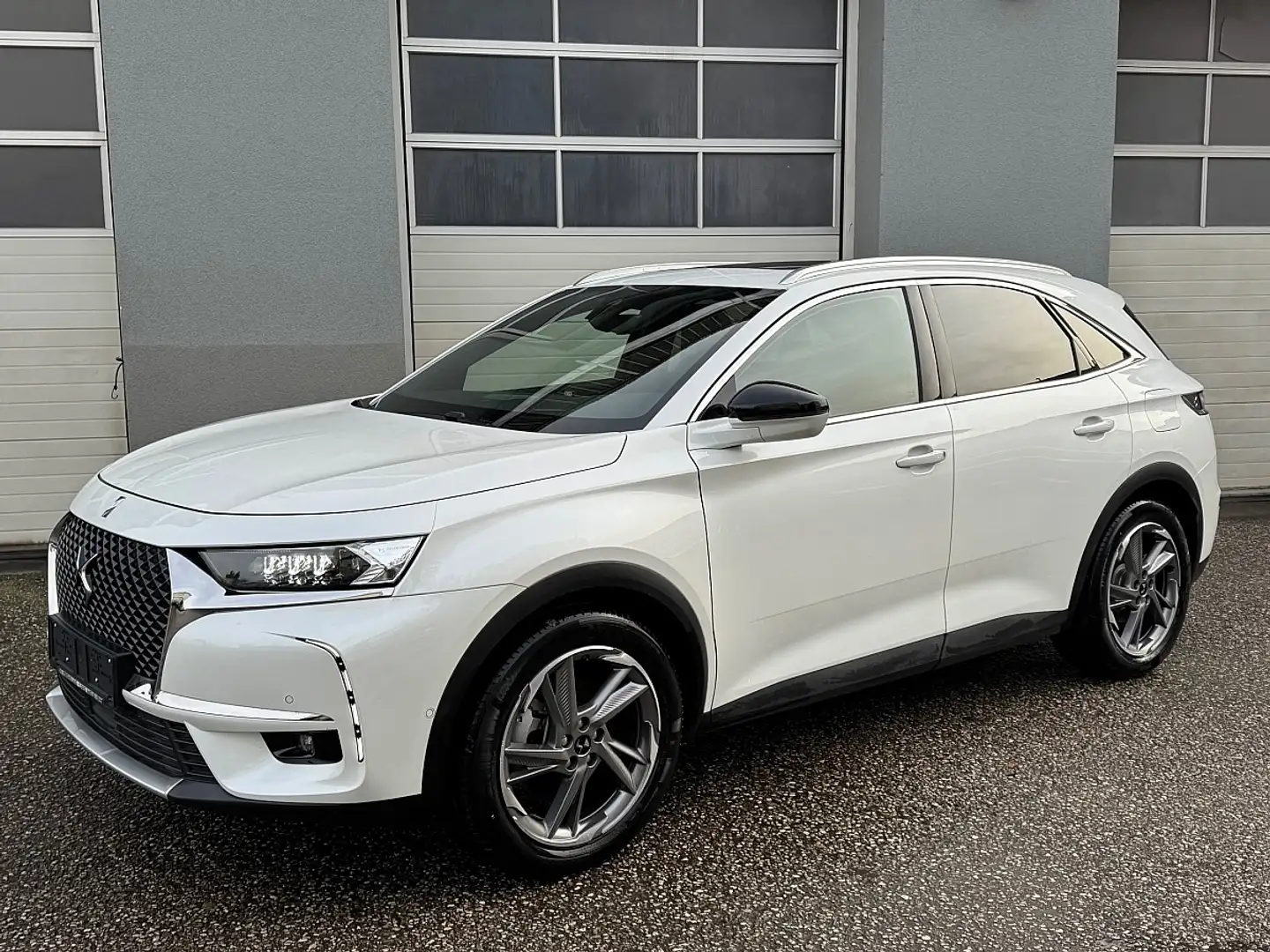 DS Automobiles DS 7 Crossback DS7 Crossback E-Tense 300 PHEV 4x4 Rivoli Aut. Weiß - 1