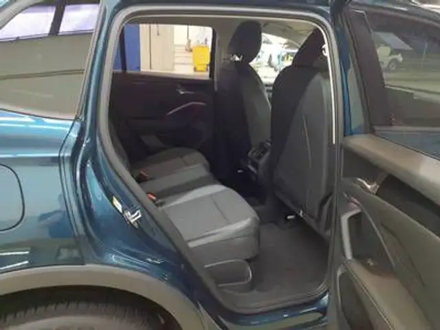Volkswagen Tiguan view 6