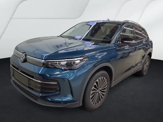 Volkswagen Tiguan view 2