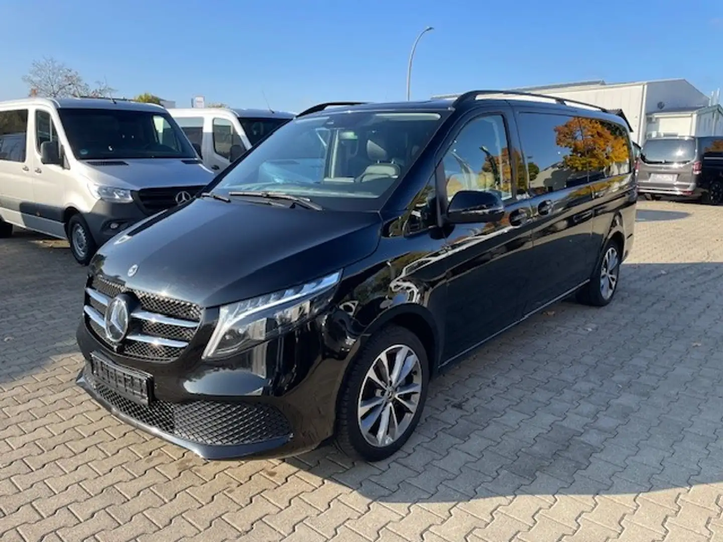 Mercedes-Benz V 300 d AVANTGARDE EXTRALANG/LEDER/MBUX/STANDHZG/AIRMATI Schwarz - 2