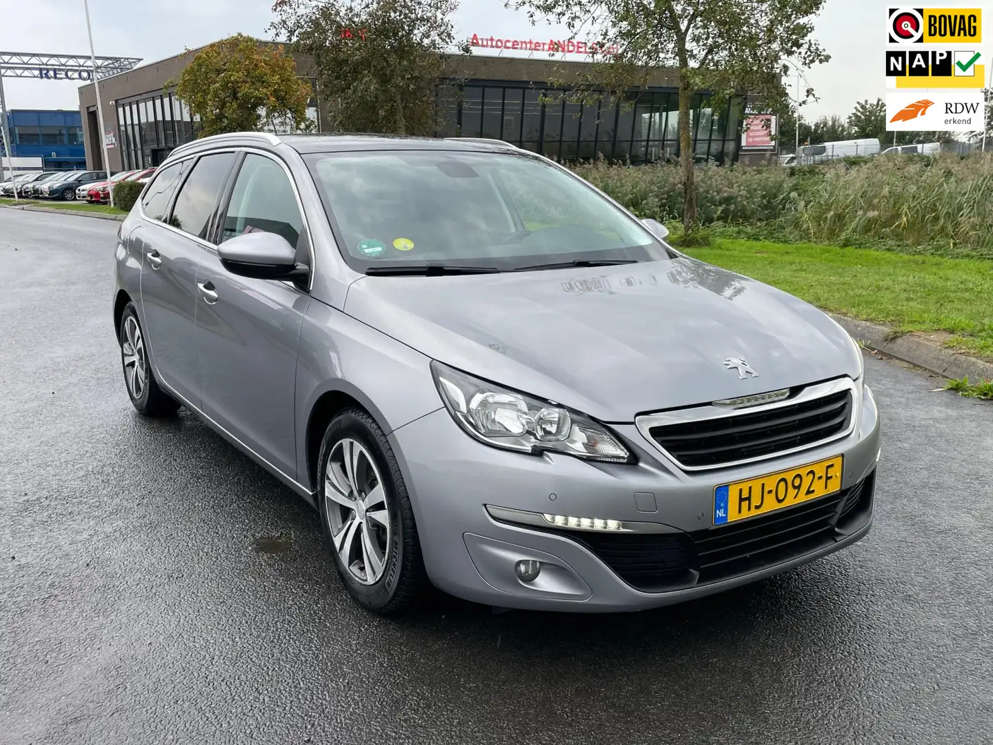 Peugeot 308 SW 1.6 BlueHDI Blue Lease Executive Pack, Trekhaak Gris - 1