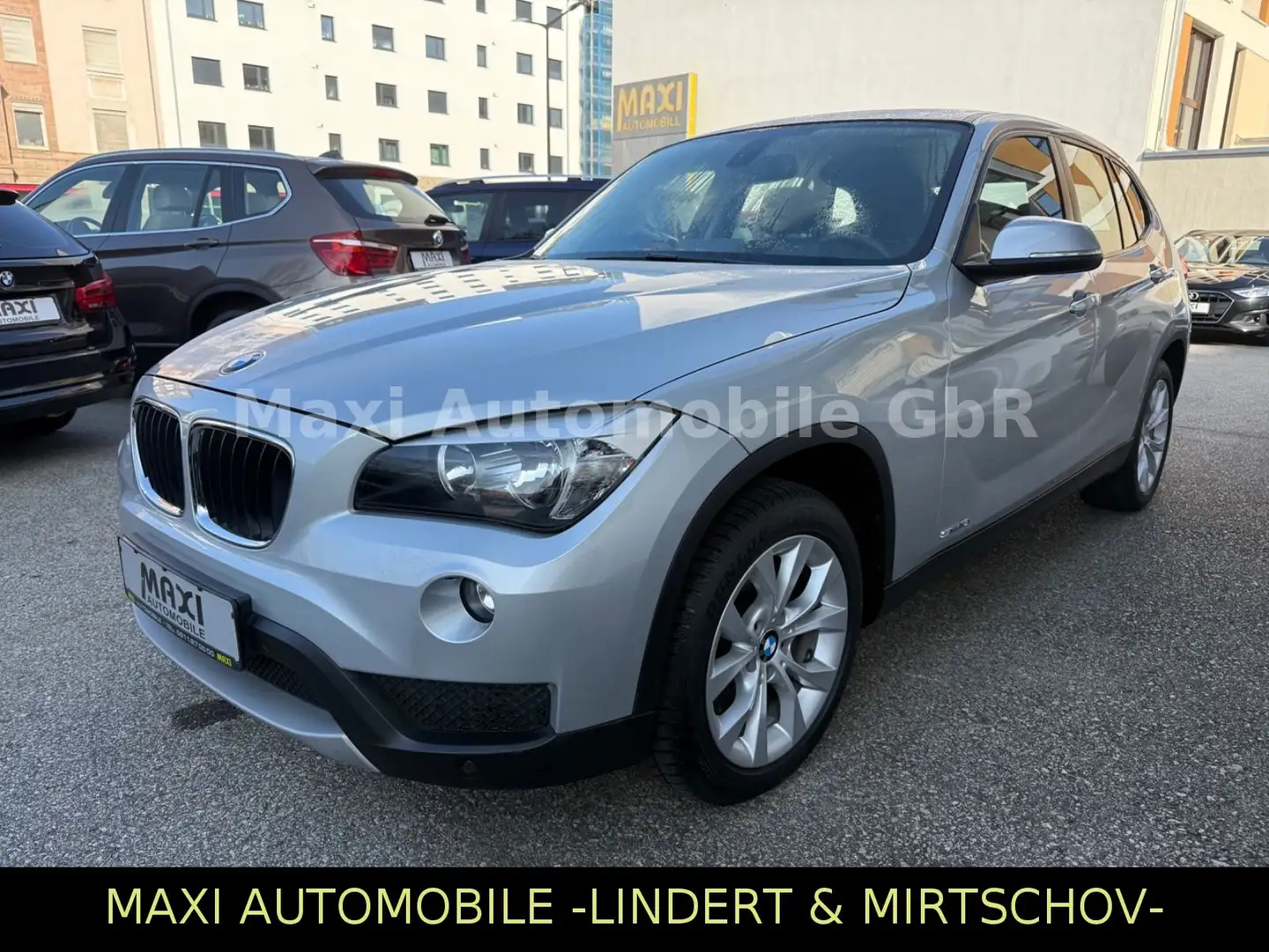 BMW X1 18i sDrive-NAVI-PDC-SHZ-KLIMAAUT-17Z Silber - 2