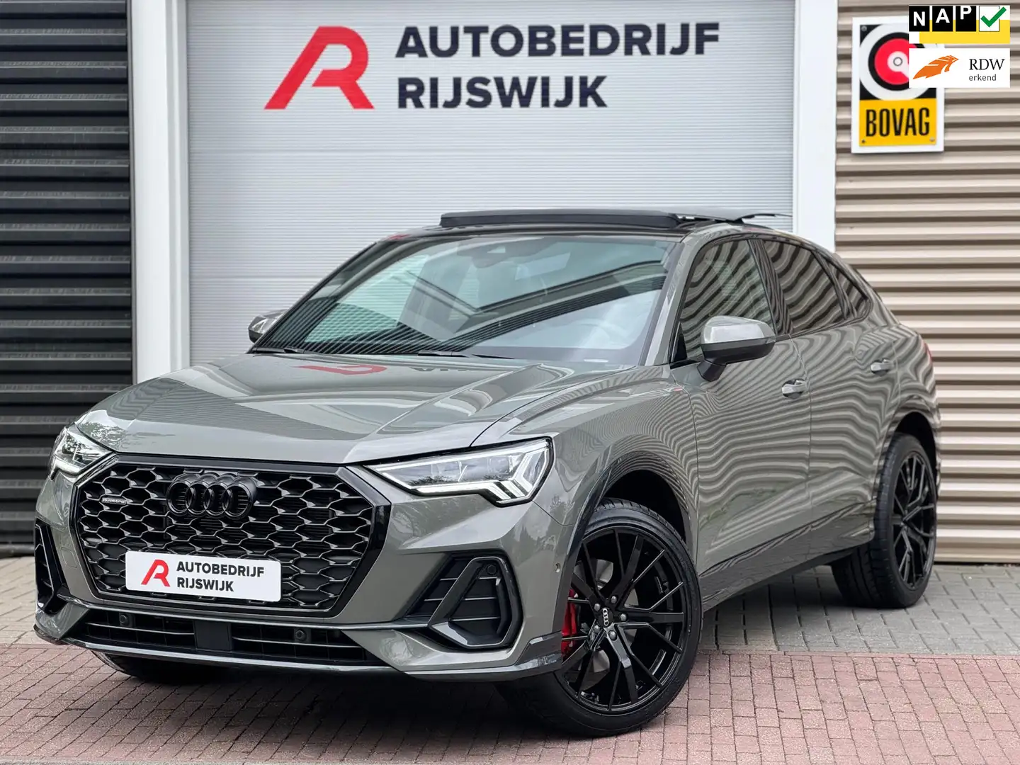 Audi Q3 Sportback 45 TFSI S Edition Pano/Memory/Matrix/Lee Grijs - 1