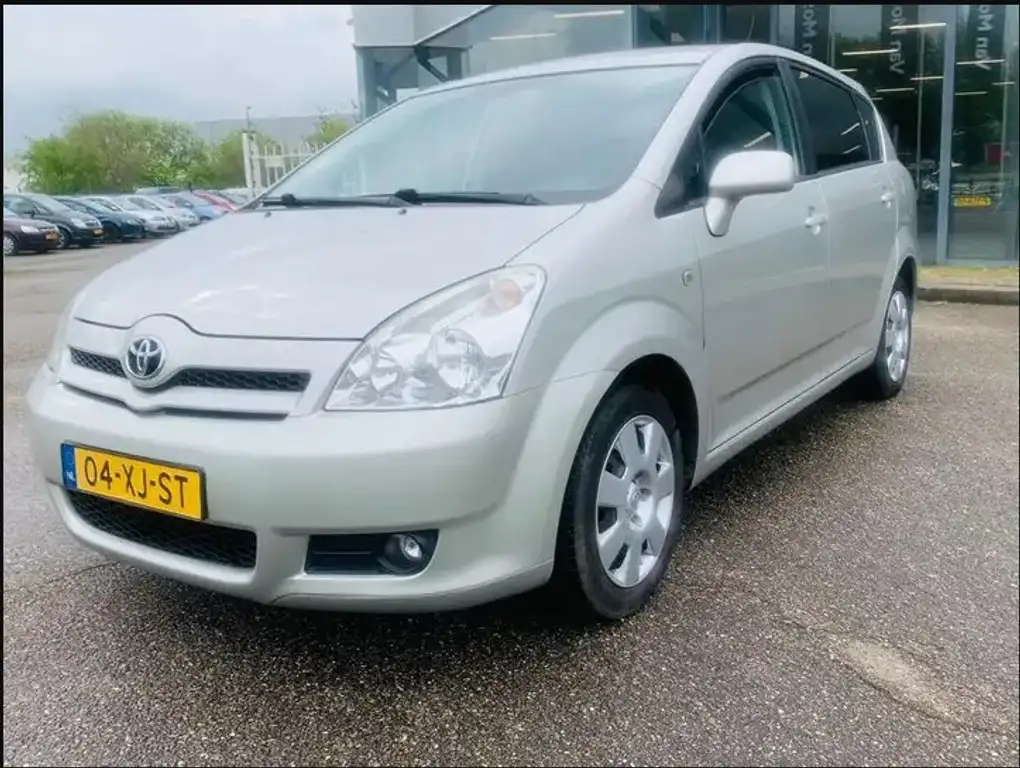 Toyota Corolla Verso 2007 из Европы — купить под ключ
