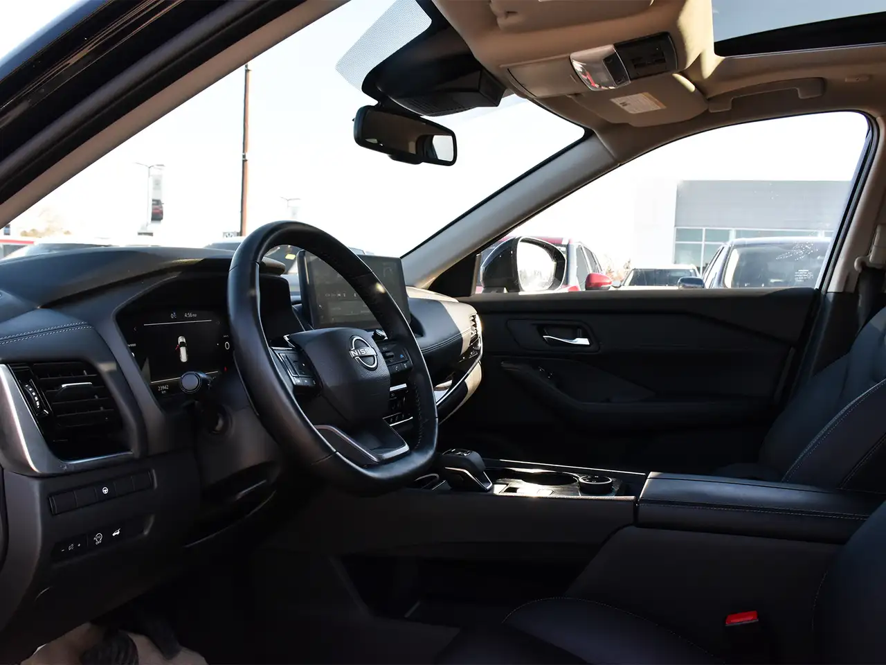 Nissan Rogue снимка Nissan Rogue