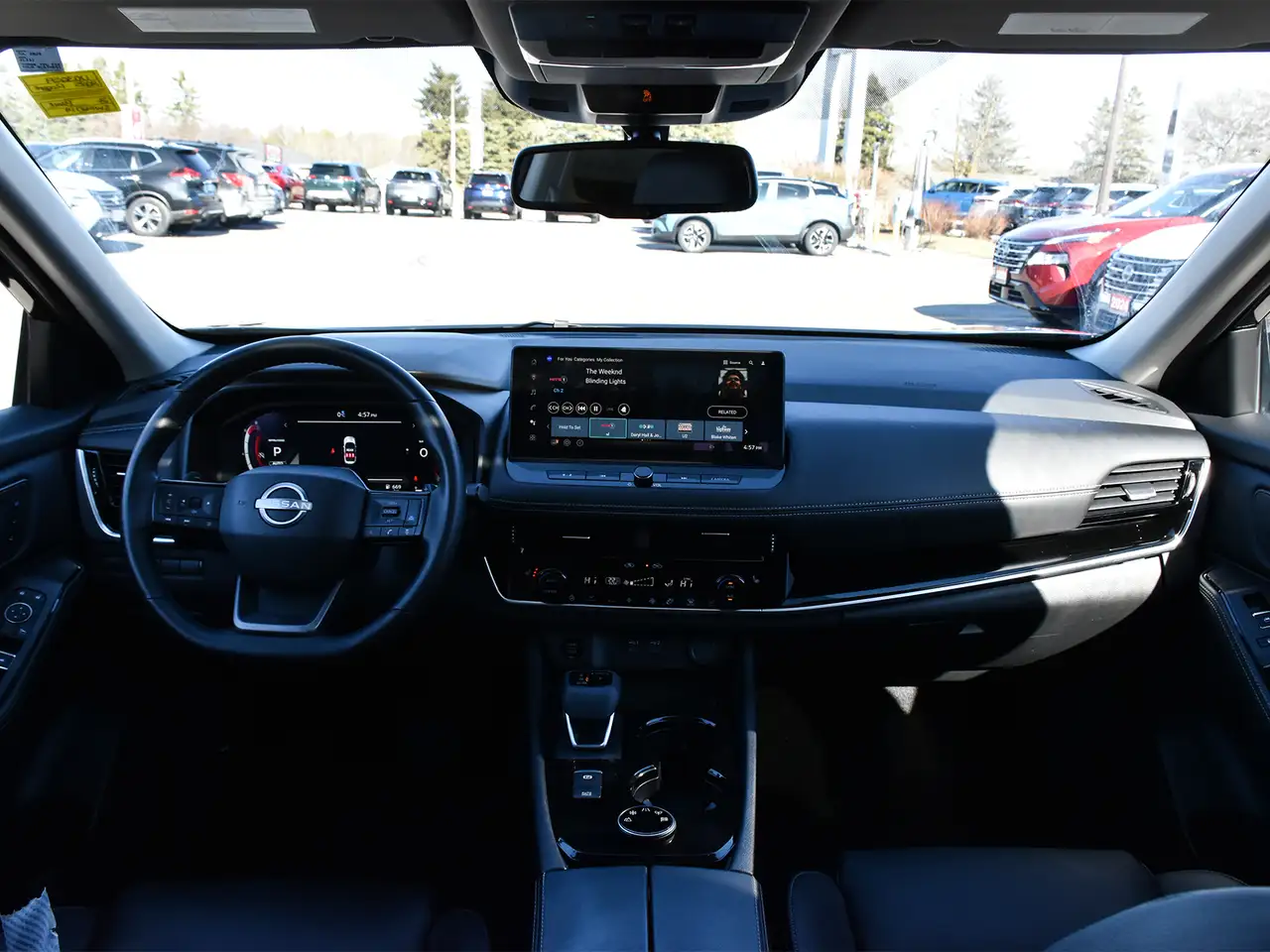 Nissan Rogue снимка Nissan Rogue