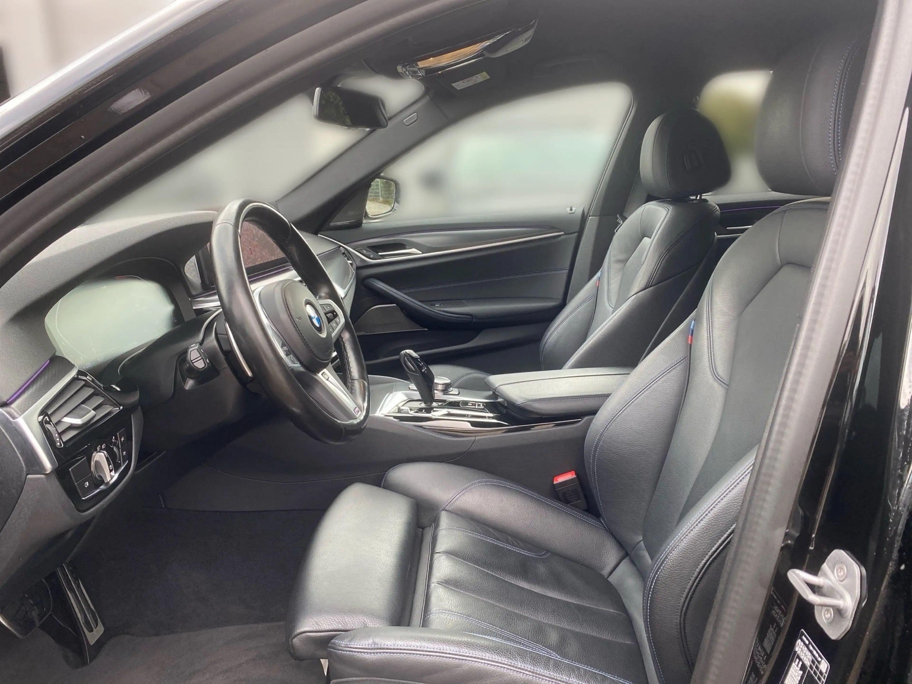 BMW 540 d xDrive Touring, M Sport — photo 7