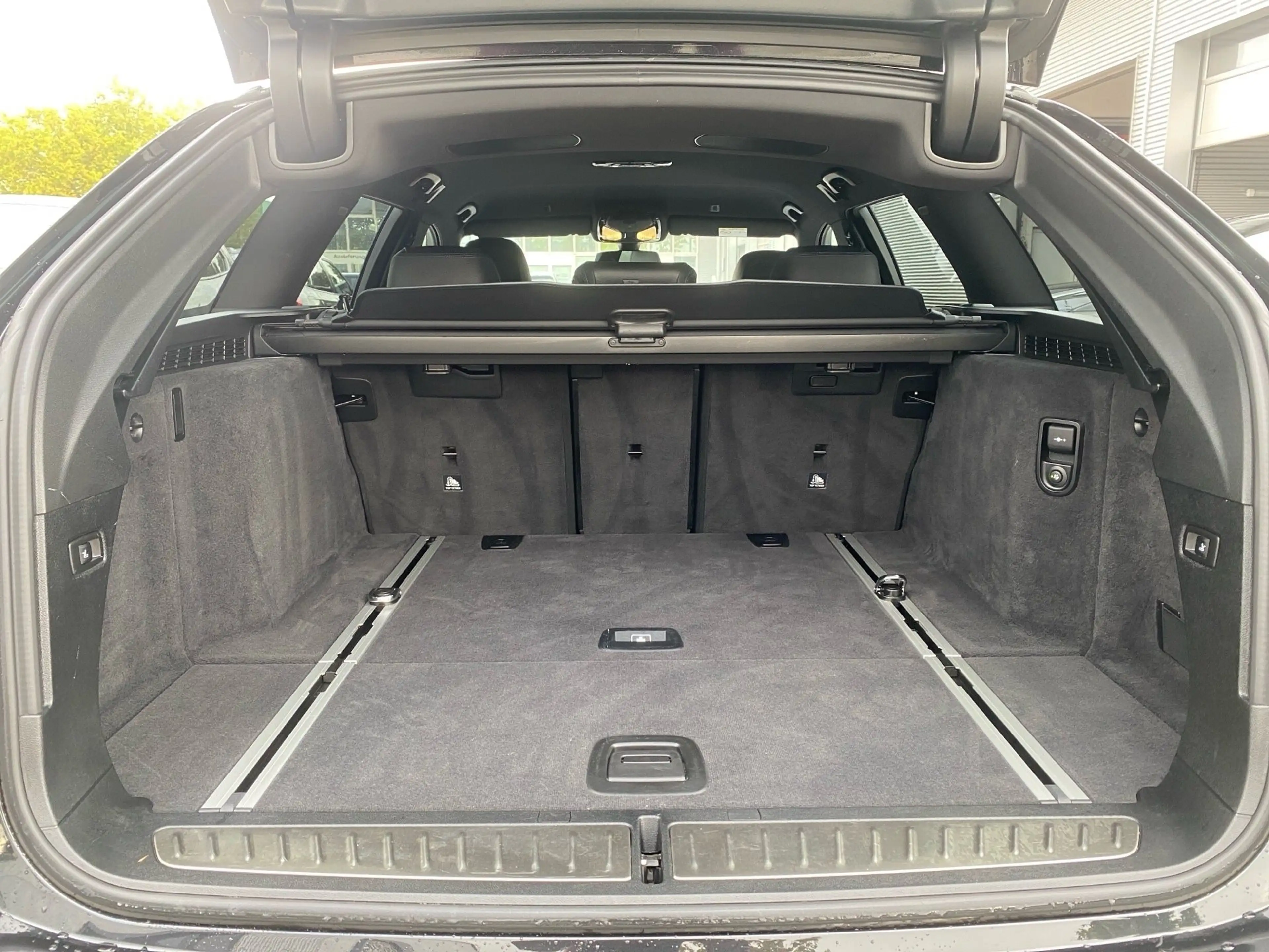 BMW 540 d xDrive Touring, M Sport — photo 12