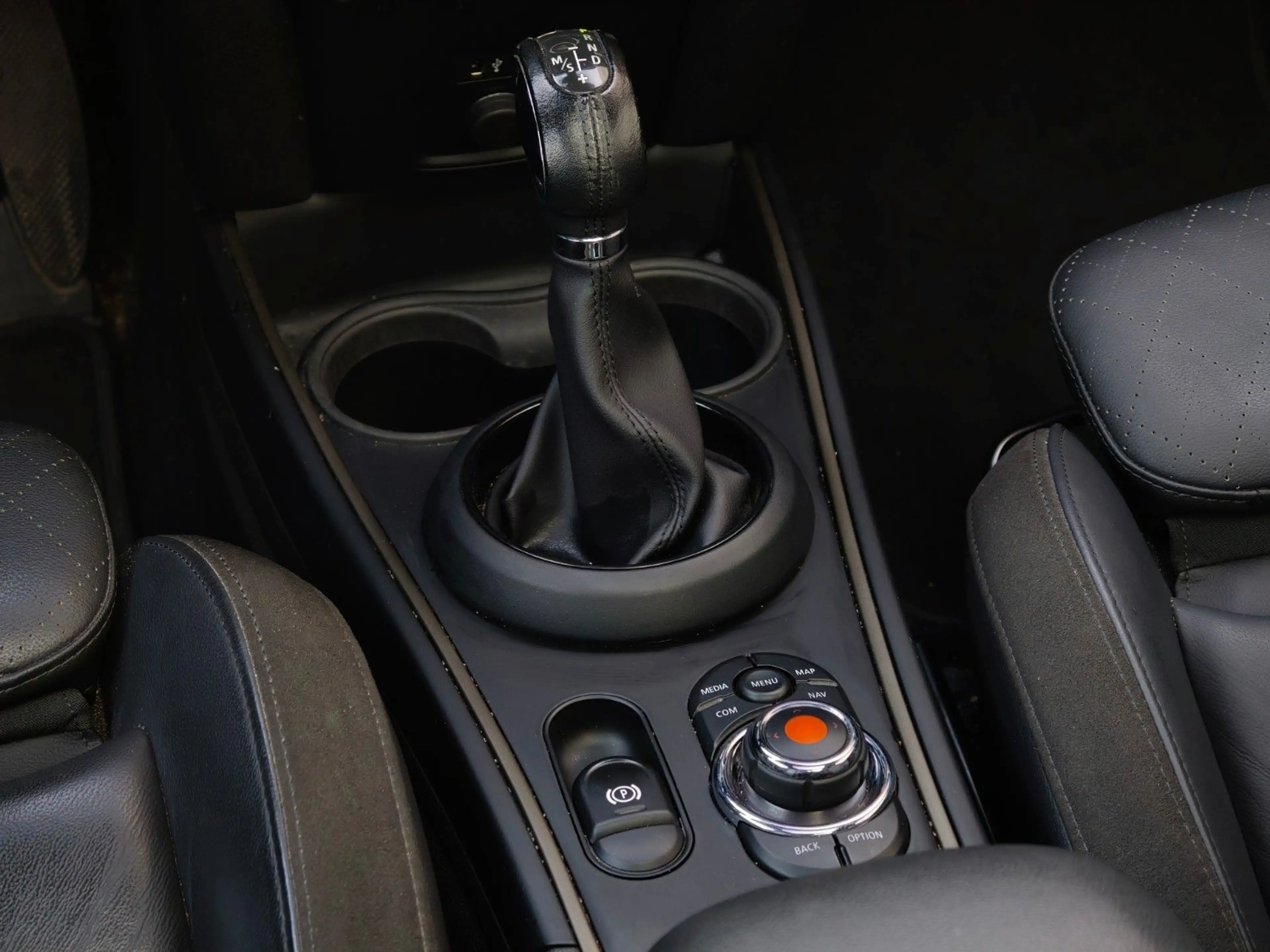MINI Cooper SE Countryman Countryman SE Cooper All4*HEAD-UP*NAVI*PANO*RFK* — photo 14