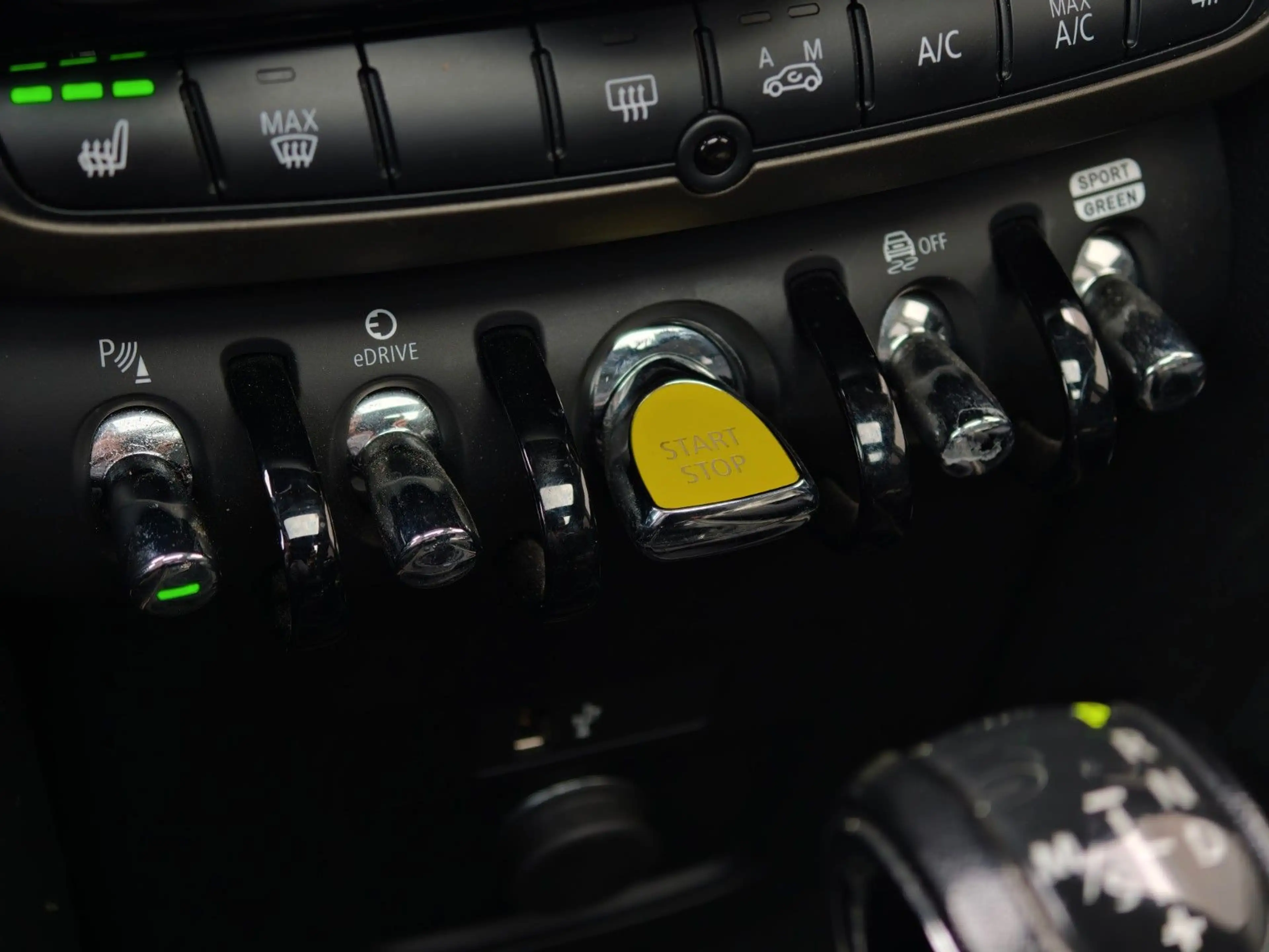MINI Cooper SE Countryman Countryman SE Cooper All4*HEAD-UP*NAVI*PANO*RFK* — photo 13