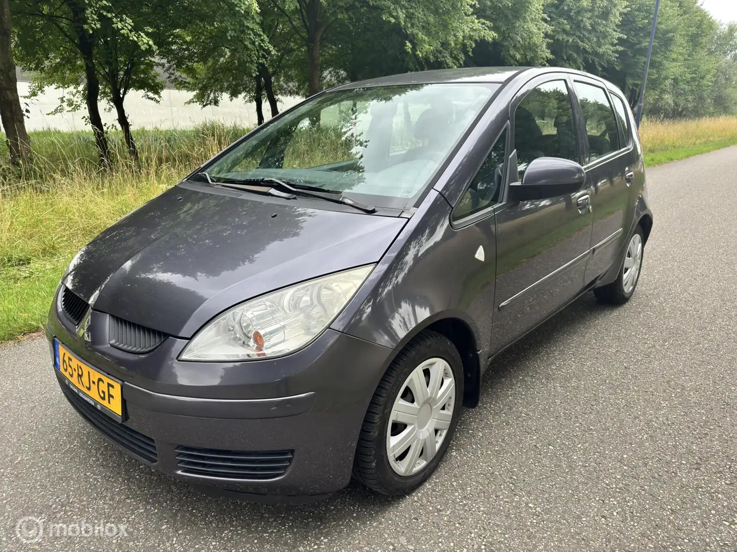 Mitsubishi Colt 1.3 Inform Cool Pack*NEW APK 07/2026*AIRCO Grijs - 1
