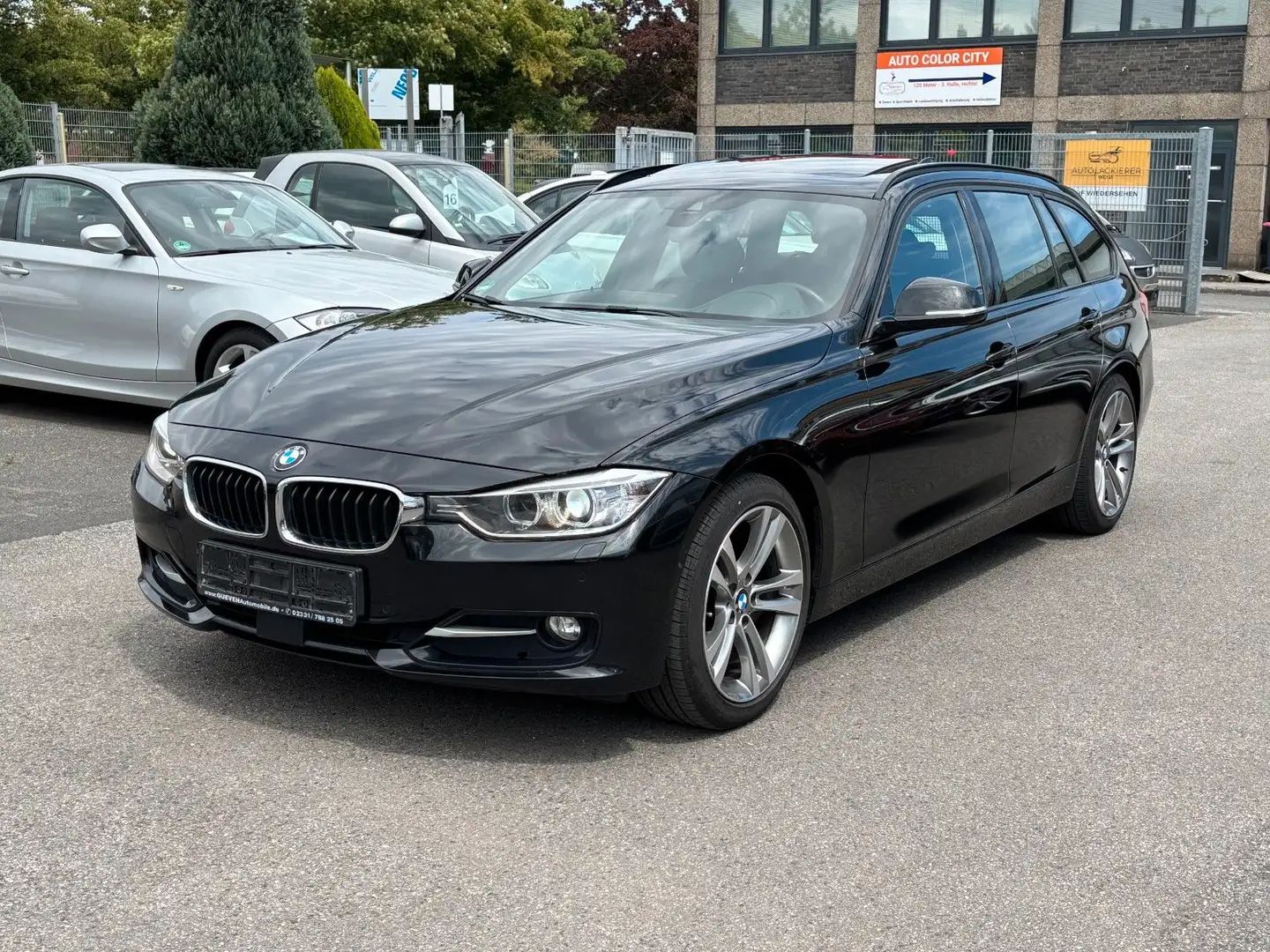 BMW 320 d  Aut. Tour./Sport Line- Navi-Pano-Leder-Xen Zwart - 2