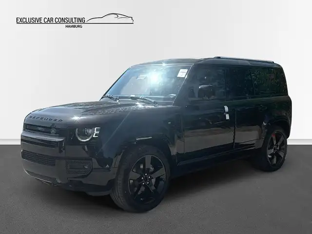 Land Rover Defender 110 view 3