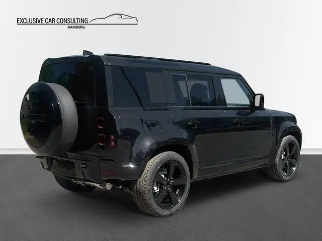 Land Rover Defender 110 view 6