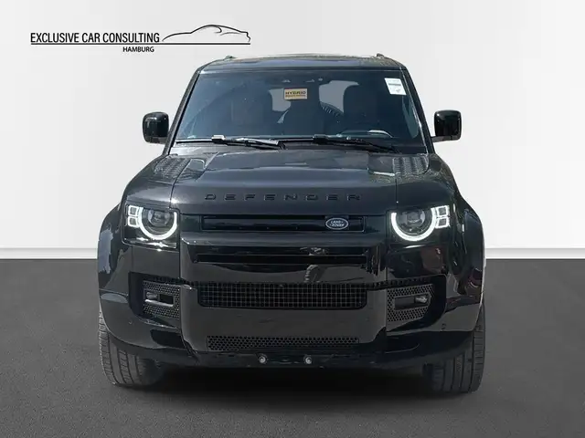 Land Rover Defender 110 view 2