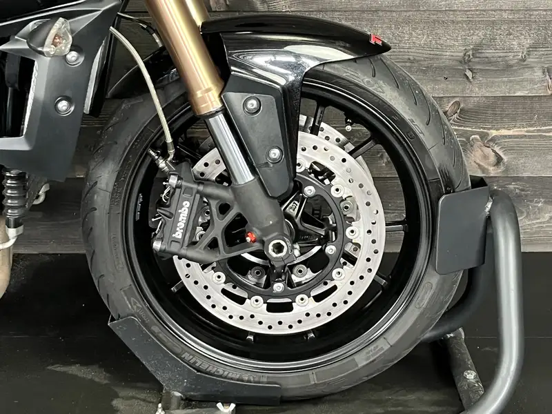 Triumph Speed Triple 1050 - foto 6