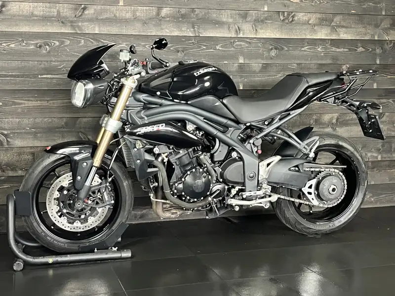 Triumph Speed Triple 1050 - foto 7