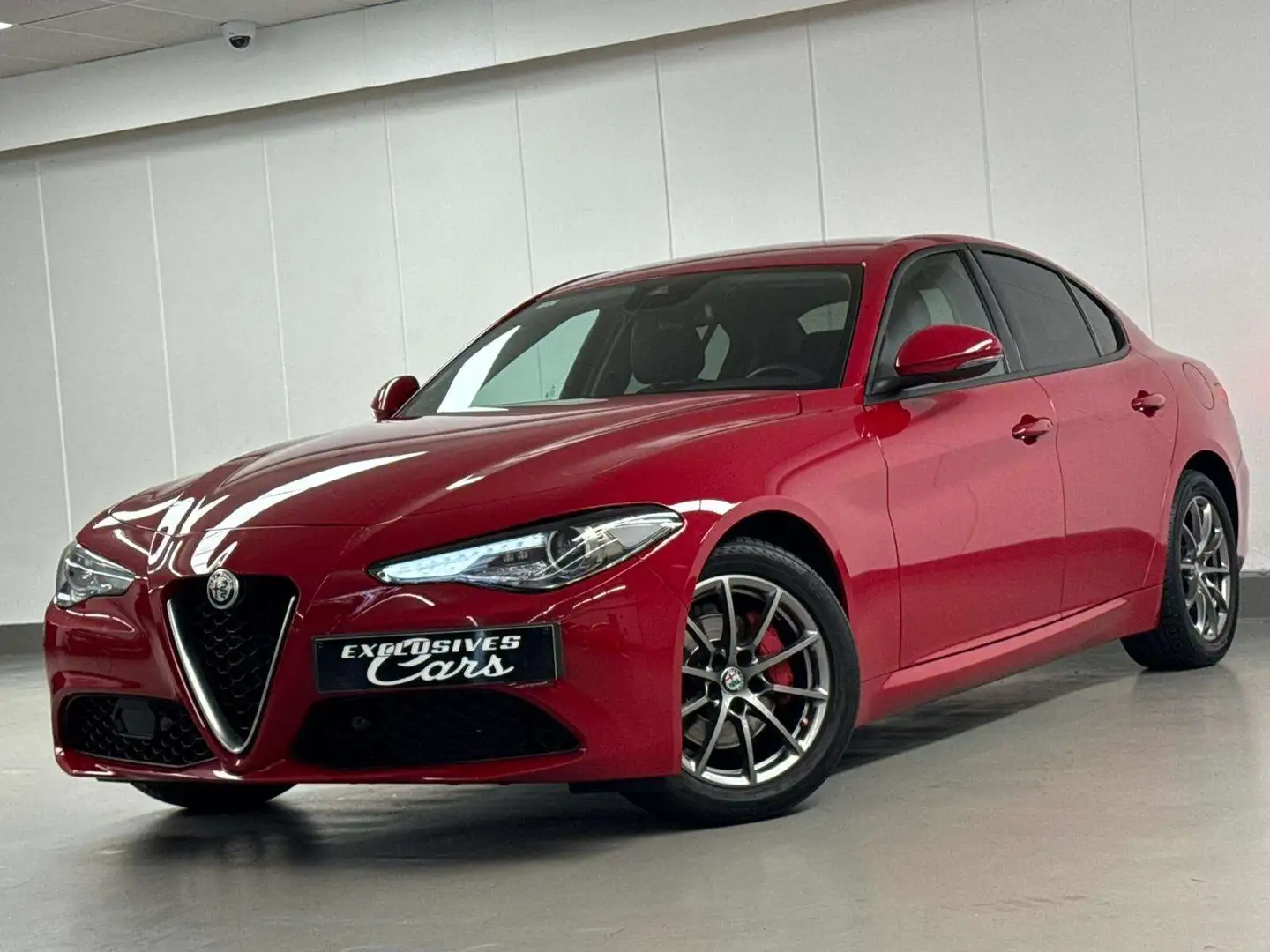 Alfa Romeo Giulia 2.2JTDM 136CV CAMERA CUIR GPS XENON LED REG JA Rouge - 1