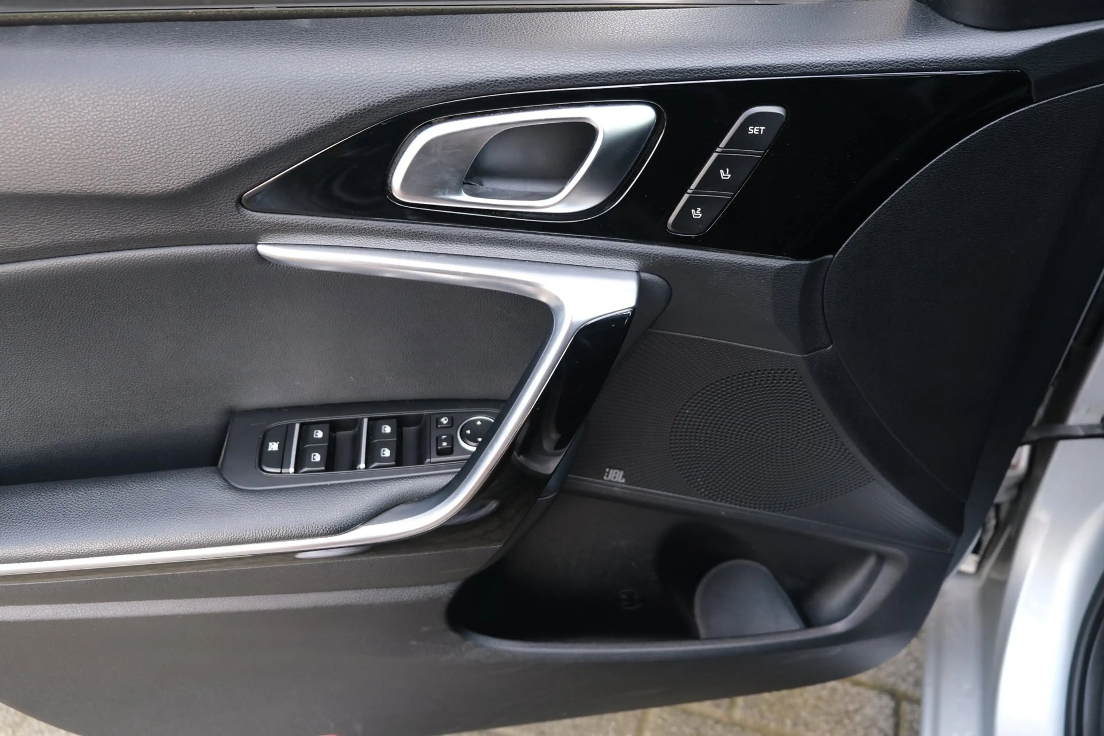 Kia Ceed / cee'd 1.4 T-GDi AUT Pano Trek Navi Leder Cam Pdc Cruise — photo 13