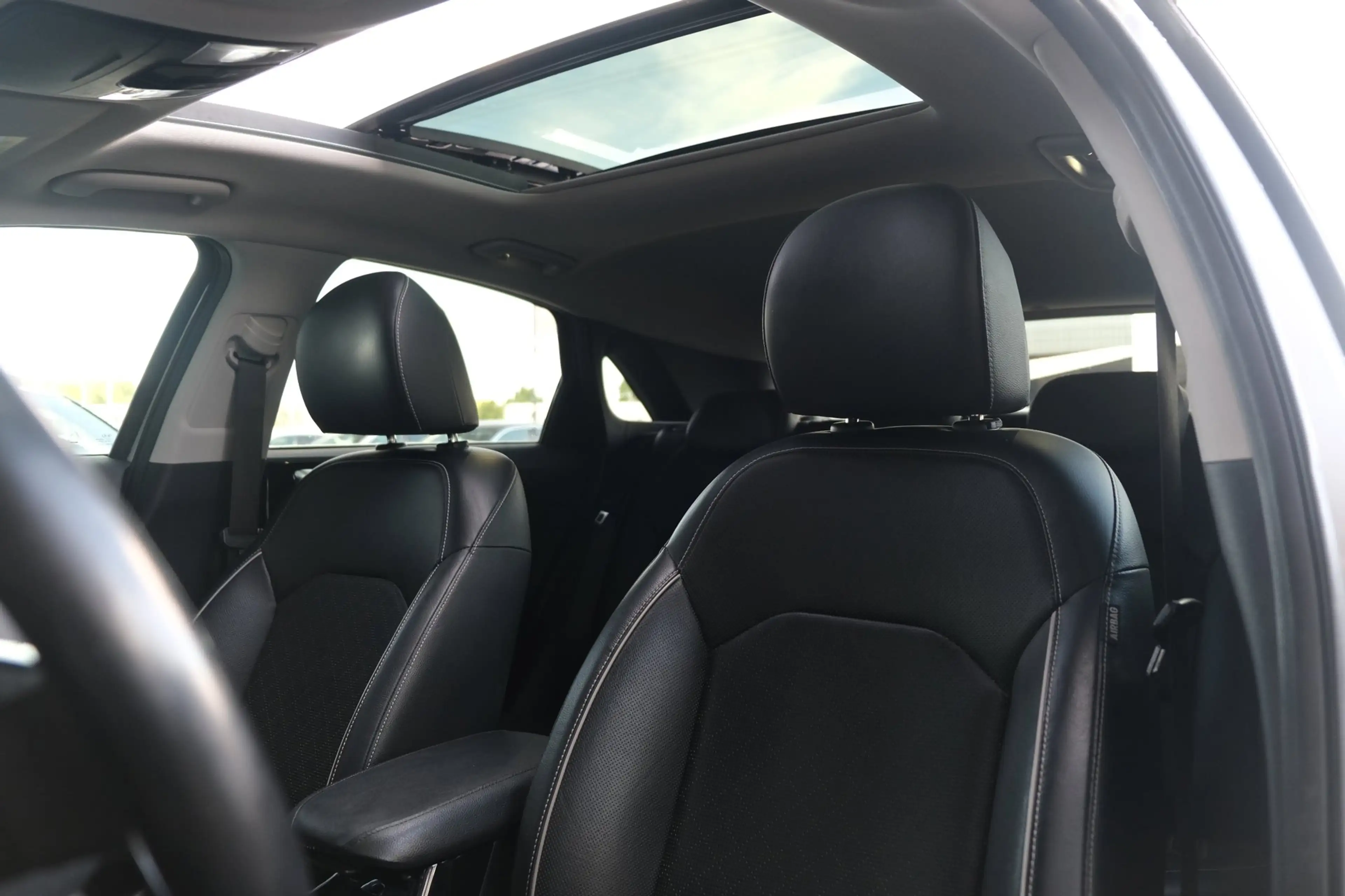 Kia Ceed / cee'd 1.4 T-GDi AUT Pano Trek Navi Leder Cam Pdc Cruise — photo 4