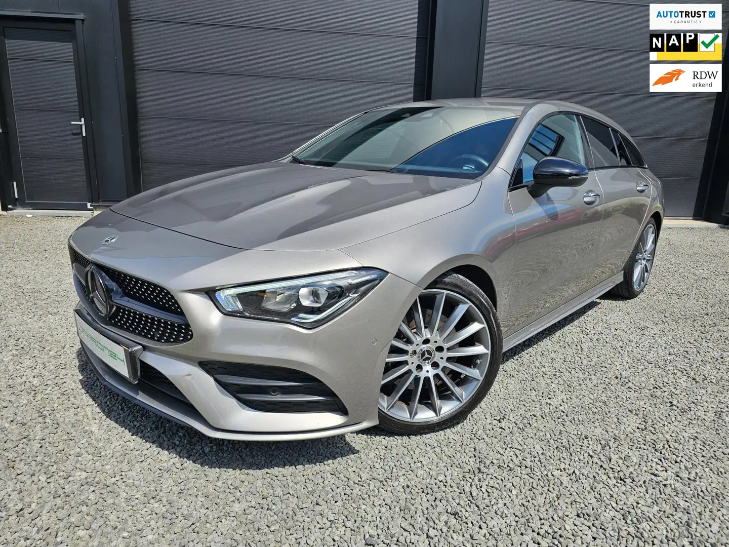 Mercedes-Benz CLA 200 Shooting Brake AMG Business Solution | Als nieuw! Gris - 1