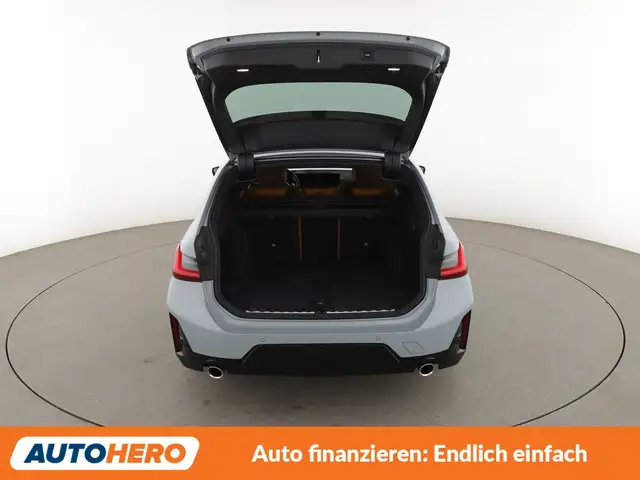 BMW 3 Series view 17