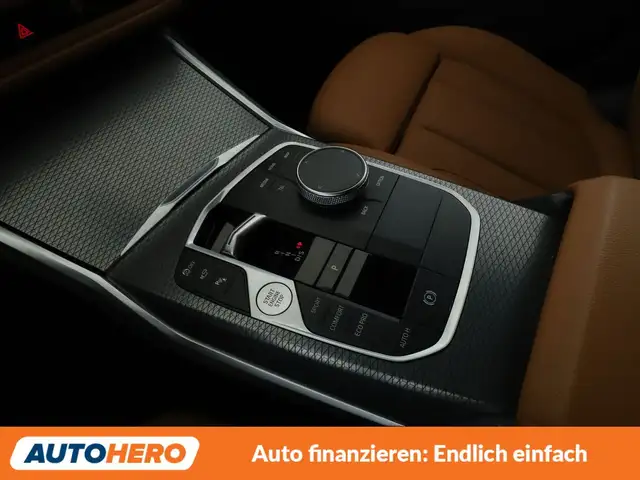 BMW 3 Series view 24