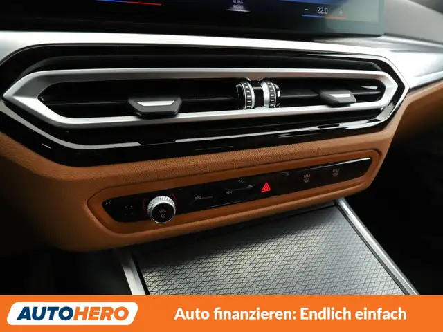 BMW 3 Series view 23