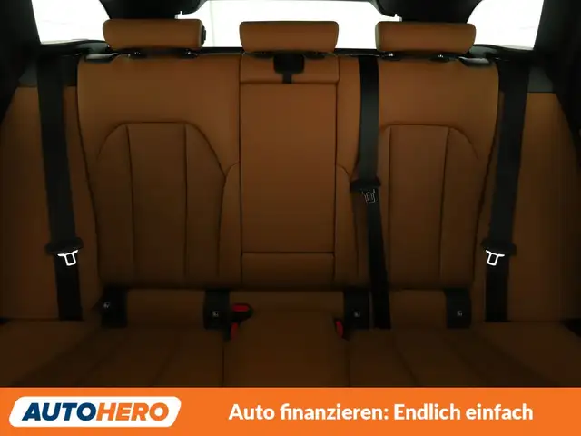 BMW 3 Series view 16