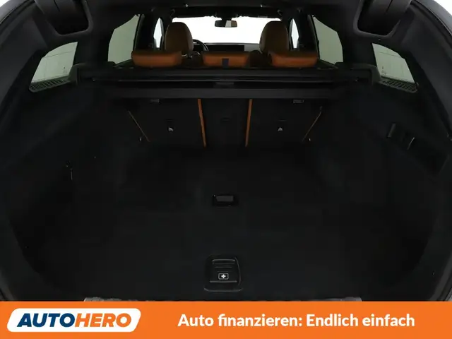 BMW 3 Series view 18