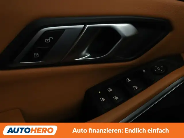 BMW 3 Series view 25