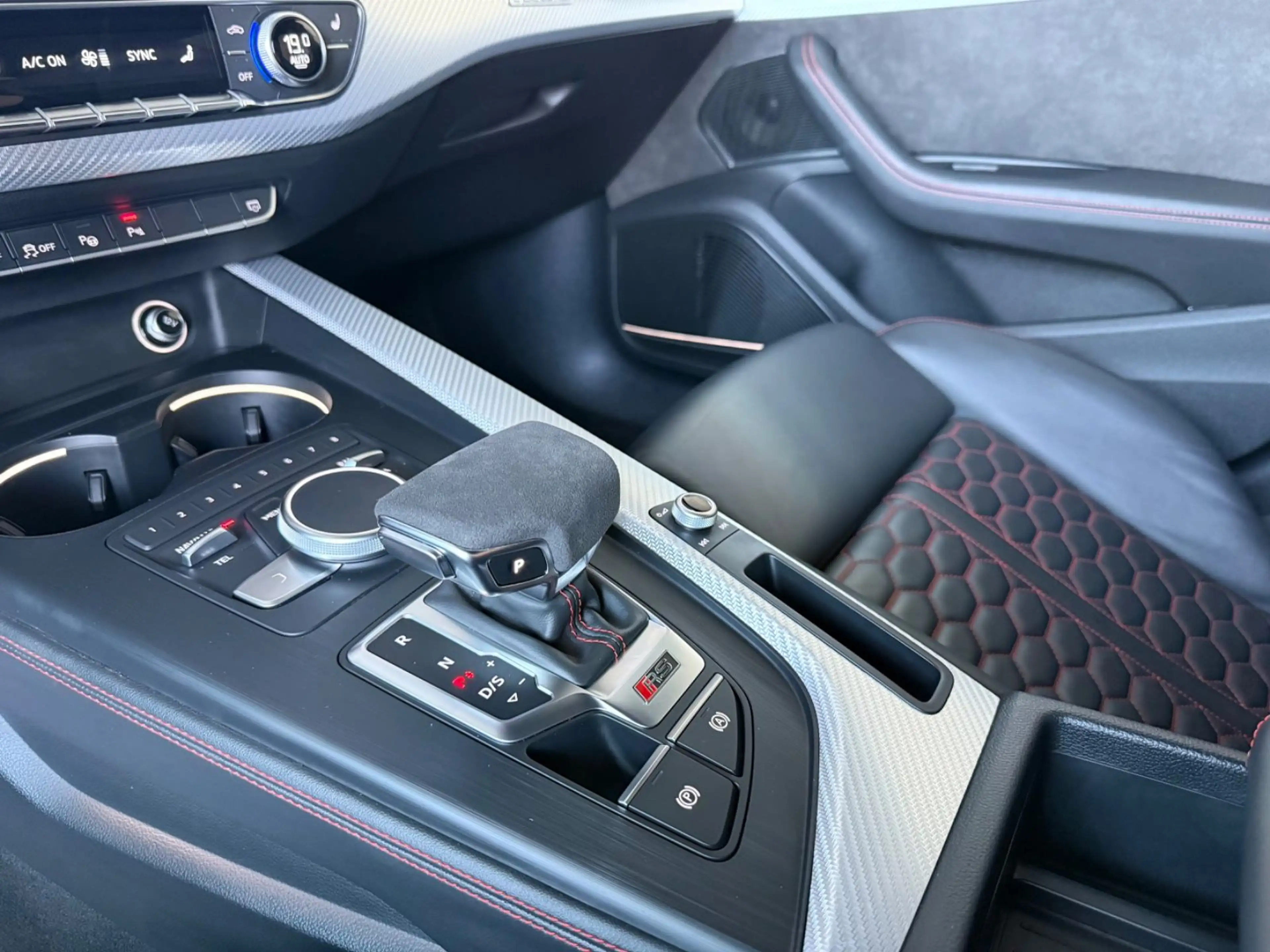 Audi RS4 2.9 TFSI quattro BTM Turbo/Keramik/B&O/Pano/ — photo 13