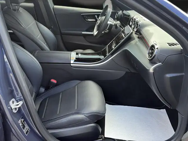 Mercedes-Benz C-Class view 15
