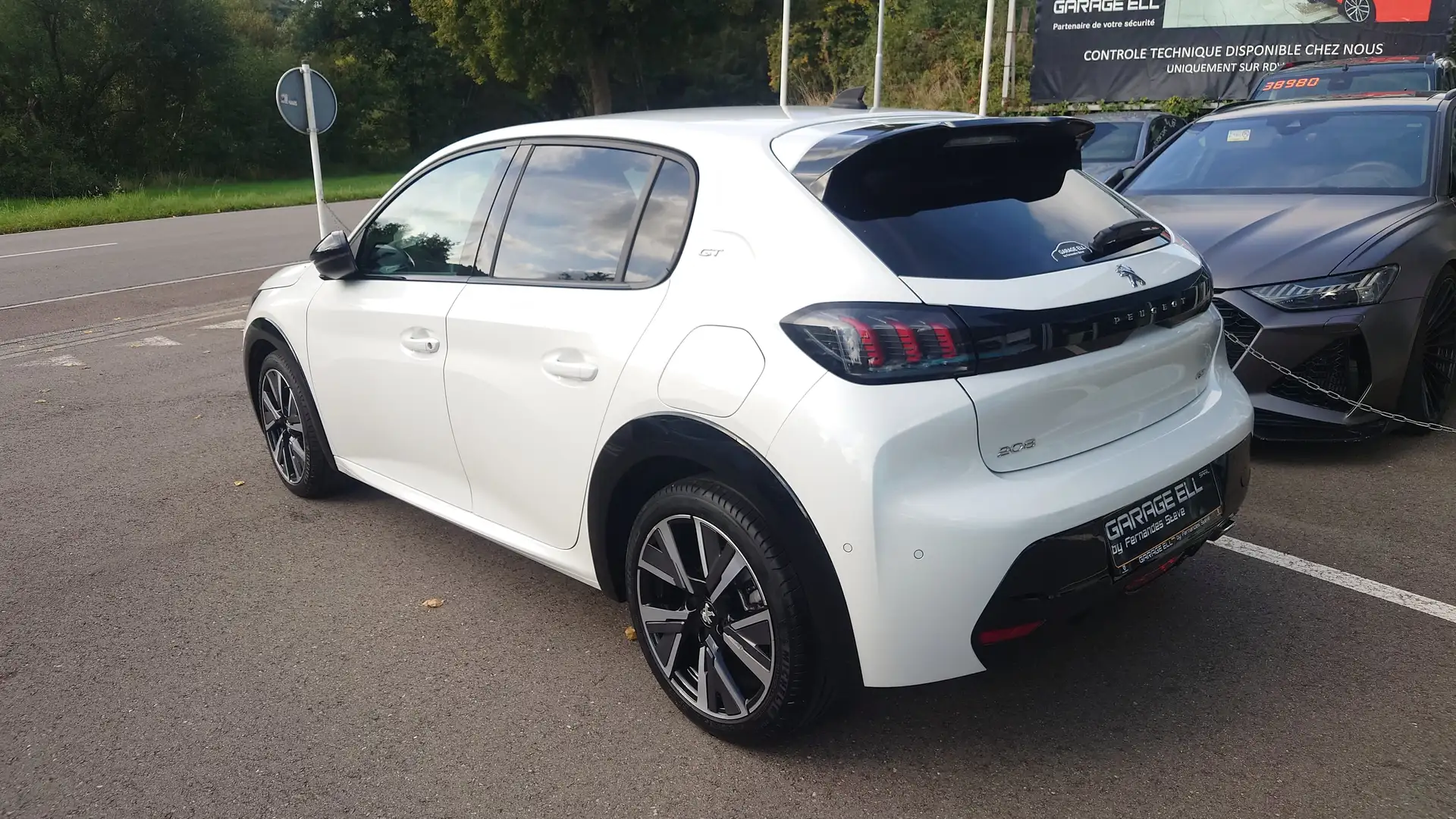Peugeot 208 GT - 2