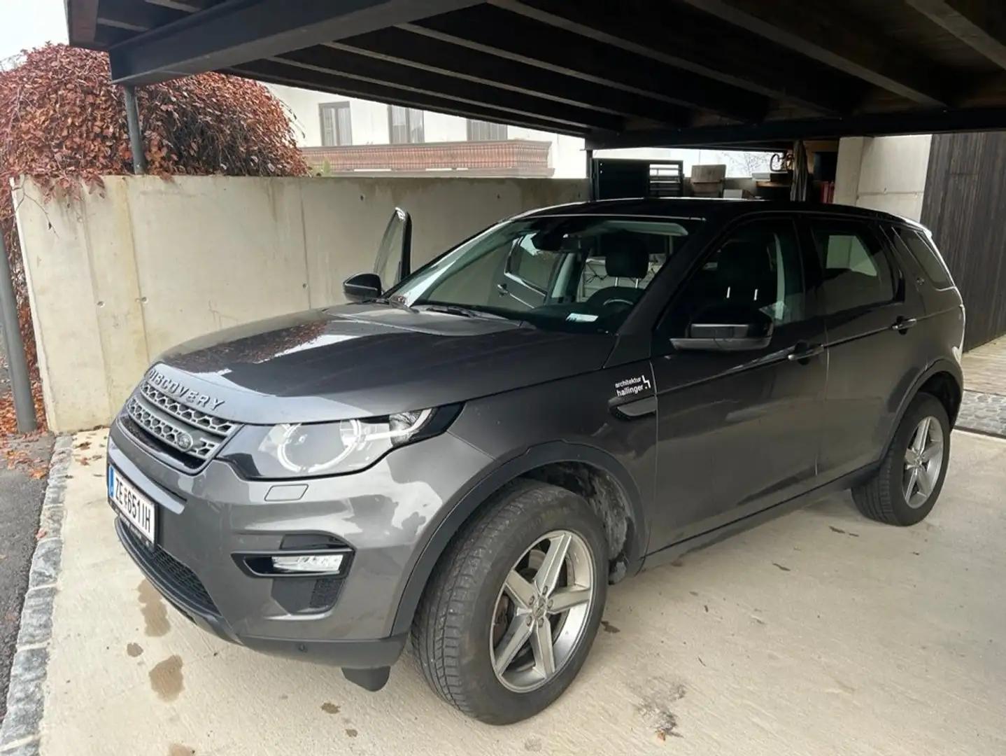 Land Rover Discovery Sport Discovery Sport 2,0 TD4 150 4WD Pure Aut. Pure Grau - 1