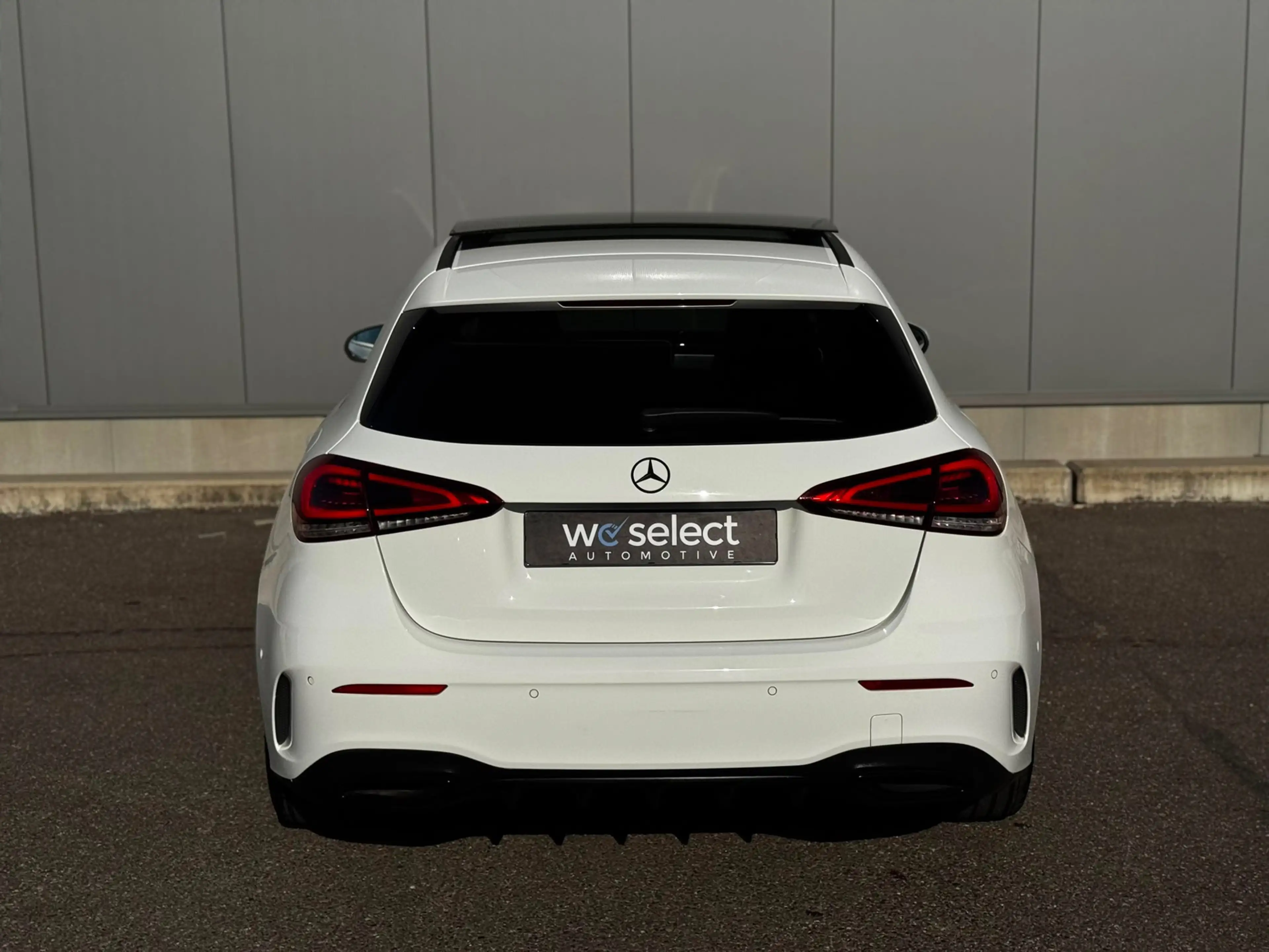 Mercedes-Benz A 200 AMG Pano l Led l Camera l Stoelverwarming l Navi l — photo 7