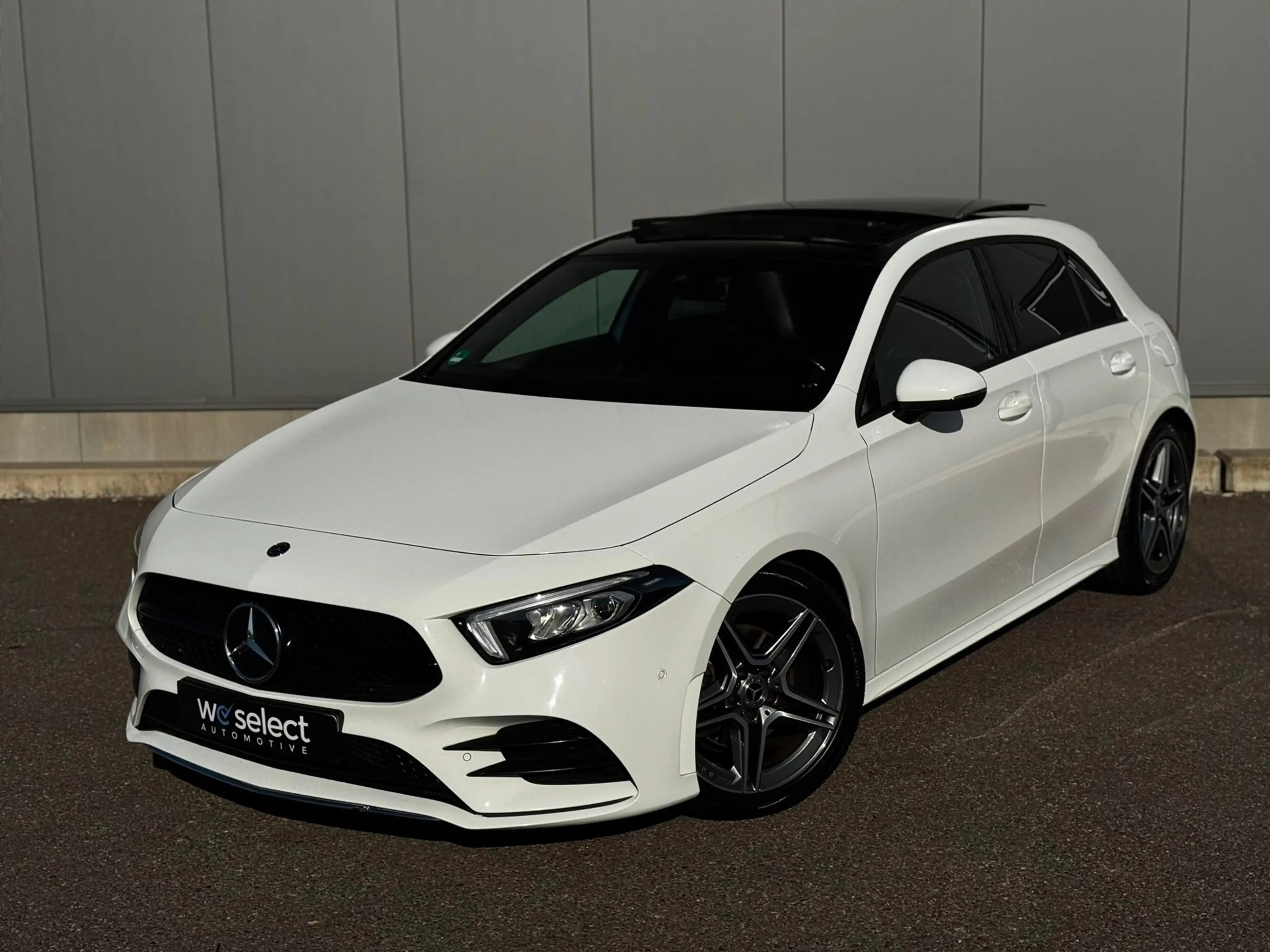 Mercedes-Benz A 200 AMG Pano l Led l Camera l Stoelverwarming l Navi l — photo 5