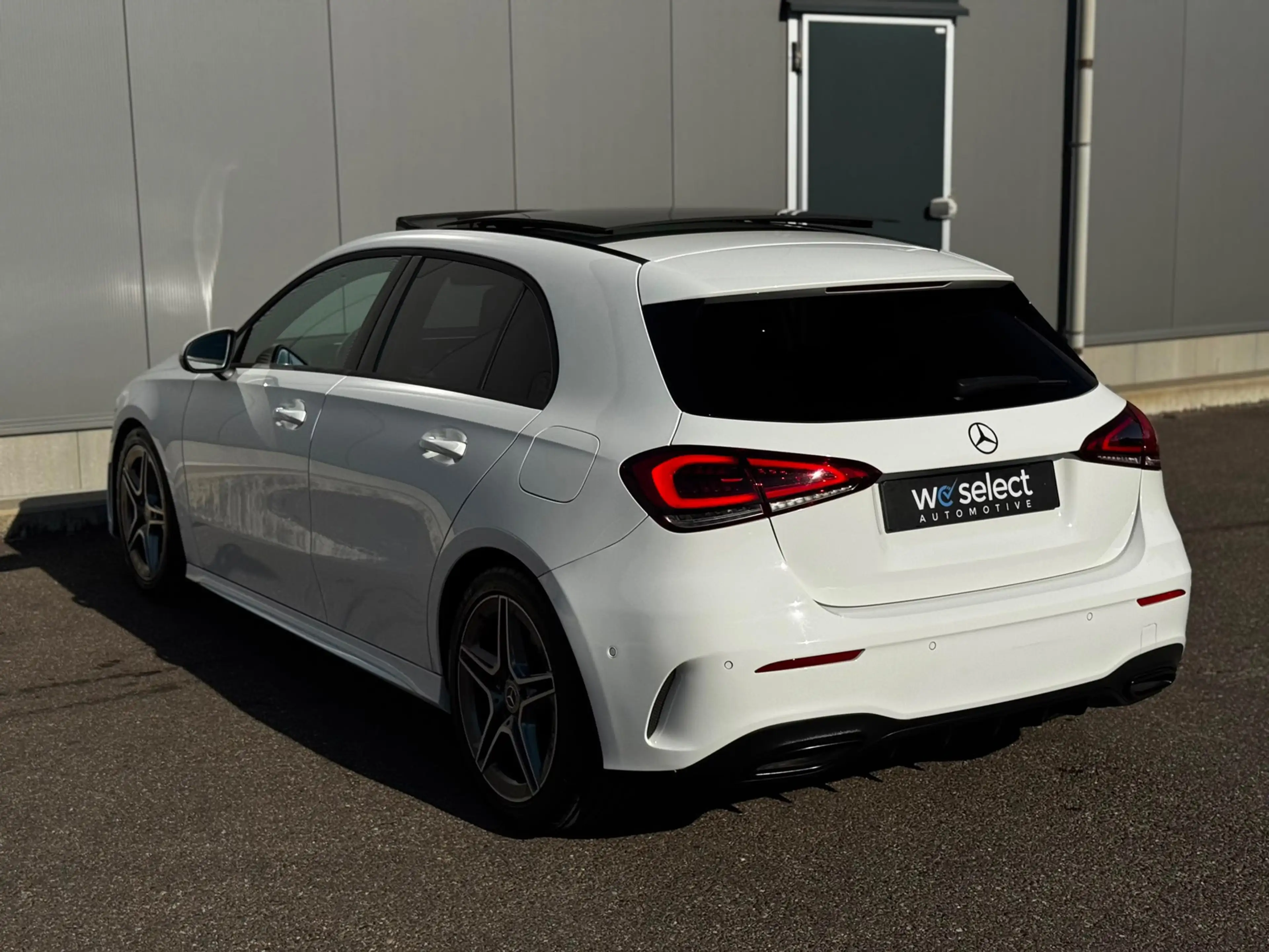 Mercedes-Benz A 200 AMG Pano l Led l Camera l Stoelverwarming l Navi l — photo 6