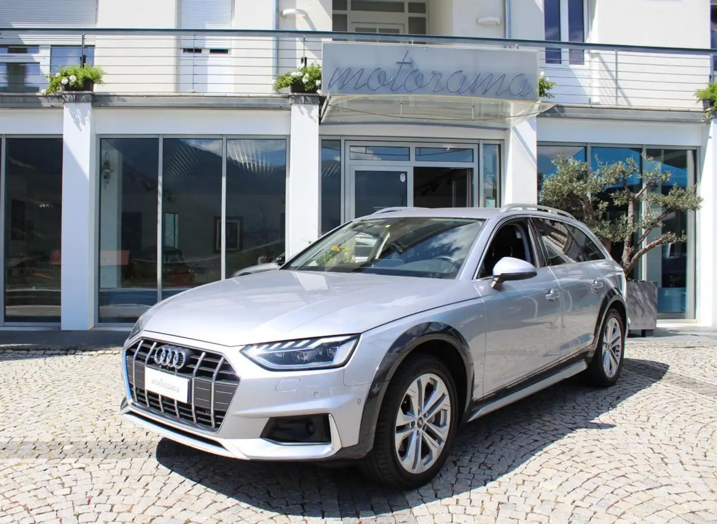 Audi A4 allroad 40 TDI 204 CV S tronic Identity Contrast Argent - 1
